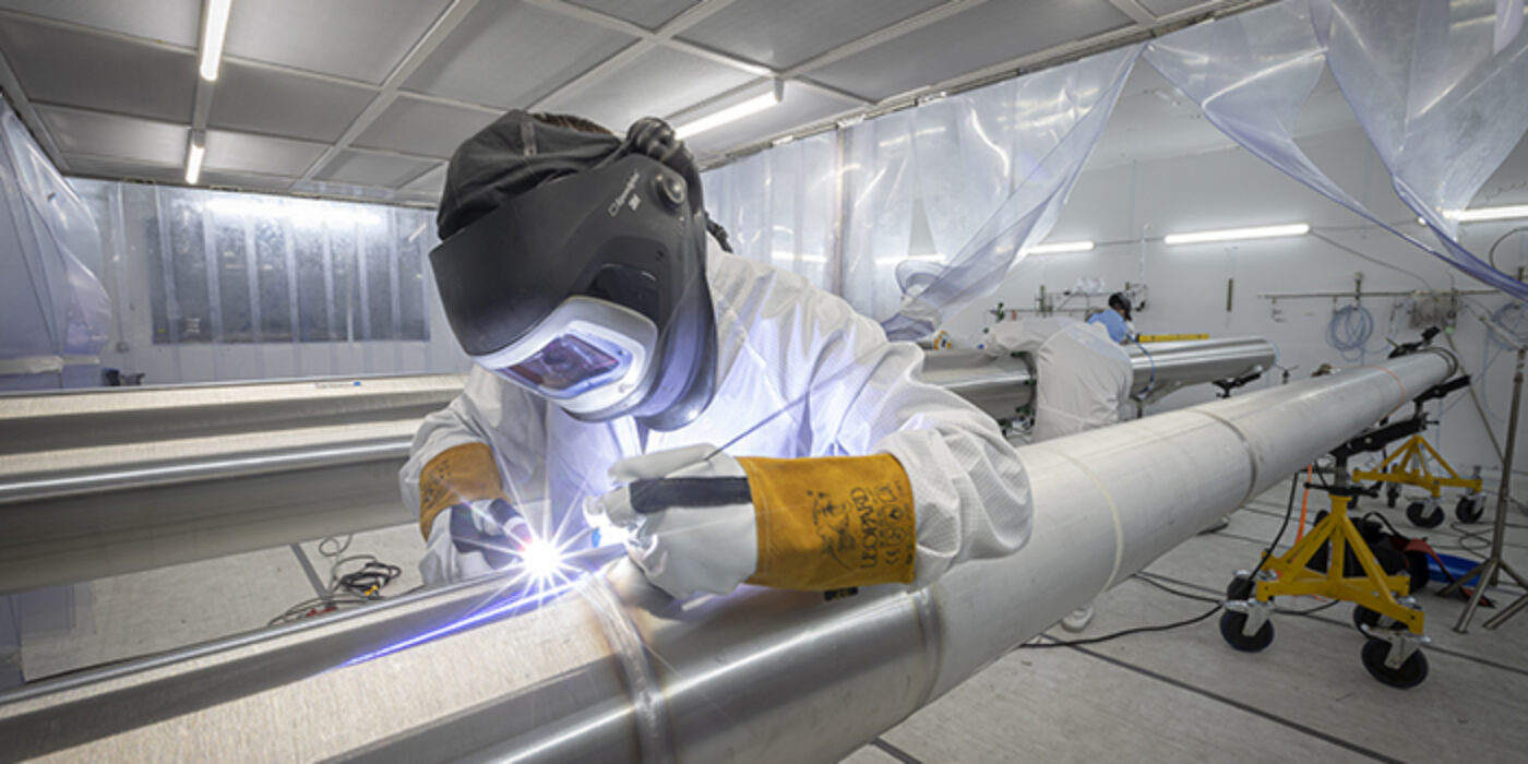 Ingenieur von Mercury Life Sciences bei der Arbeit