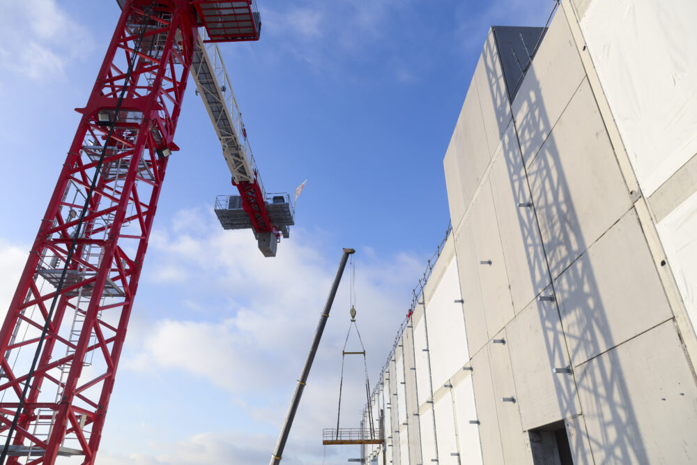 General Contracting at Mercury, crane lifting modular unit